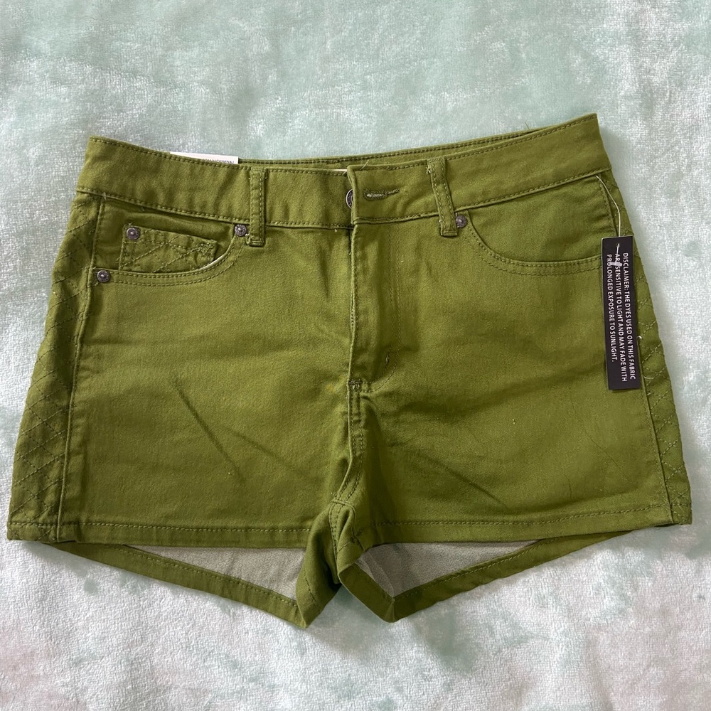 NWT Nicki Minaj Mid Rise Green Shorts